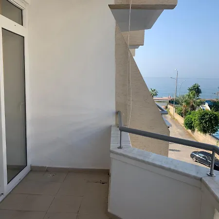 Tosmur Beach Apartament