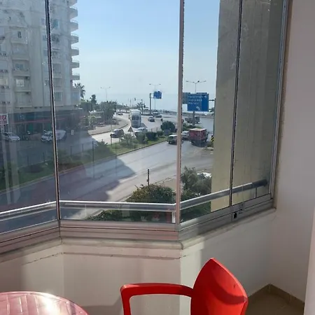 Tosmur Beach Apartman *